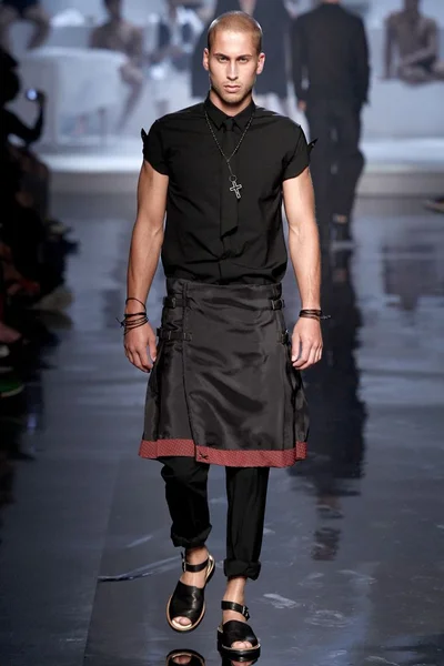 Look 37